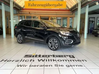 Gebraucht Renault Kadjar Techno 158 PS (116 kW) 2022 Schwarz SUV