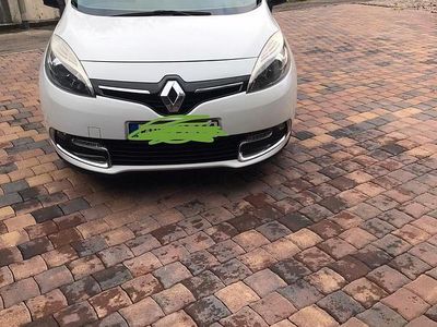 Weiß Gebraucht 2015 Renault Grand Scénic III Van / Kleinbus | 6.600 €