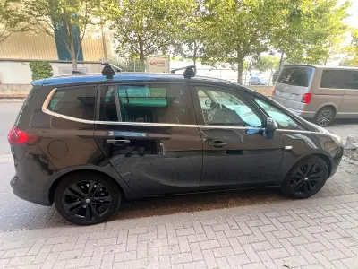 Gebraucht Opel Zafira Tourer 170 PS (125 kW) 2015 Schwarz Van / Kleinbus