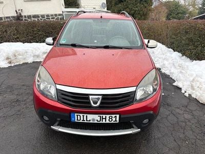 Gebraucht Dacia Sandero Stepway 84 PS (61 kW) 2011 Rot Limousine