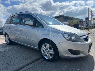 Gebraucht Opel Zafira Design Edition 116 PS (85 kW) 2011 Silber Van / Kleinbus