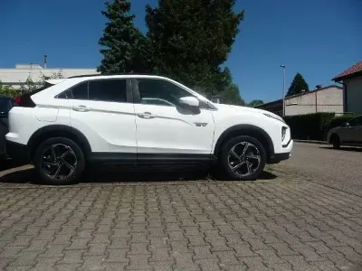 Neu Mitsubishi Eclipse Cross Plus 188 PS (138 kW) 2025 Andenweiß SUV