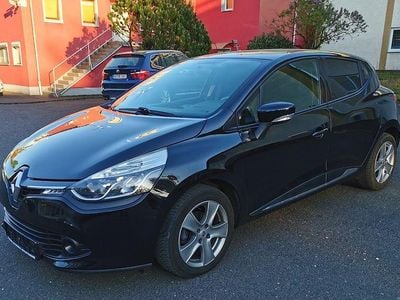 Second-hand Renault Clio IV Dynamique 120 CP (88 kW) 2015 Negru Berlinǎ
