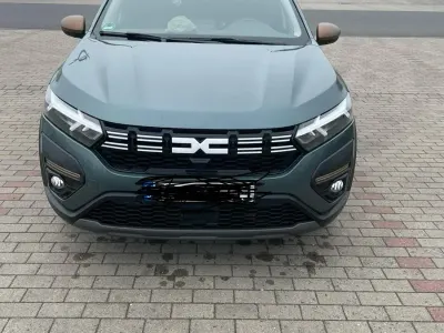 Gebraucht Dacia Jogger Extreme 91 PS (66 kW) 2023 Grün Van / Kleinbus