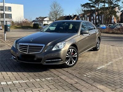 Gebraucht Mercedes E220 170 PS (125 kW) 2012 Grau Limousine