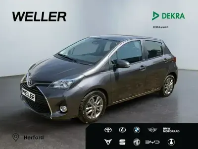 Gebraucht Toyota Yaris Basis 69 PS (50 kW) 2016 Grau Kleinwagen