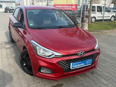 Gebraucht Hyundai i20 Advantage 101 PS (74 kW) 2020 Rot Kleinwagen