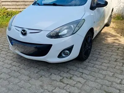Gebraucht Mazda 2 Sendo 84 PS (61 kW) 2014 Weiß Limousine