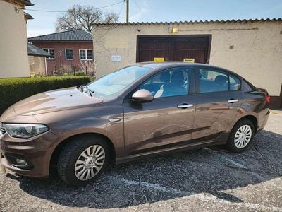 Gebraucht Fiat Tipo Easy 95 PS (69 kW) 2018 Braun Limousine