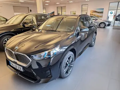 Gebraucht BMW iX2 M Sport 150 kW (204 PS) 2024 Schwarz SUV
