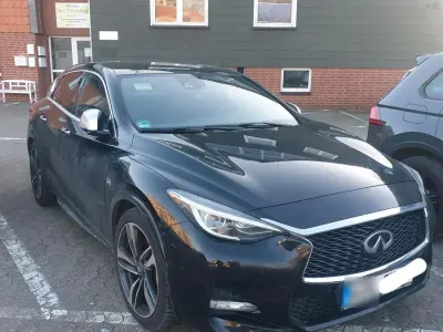 Gebraucht Infiniti Q30 211 PS (155 kW) 2016 Schwarz SUV