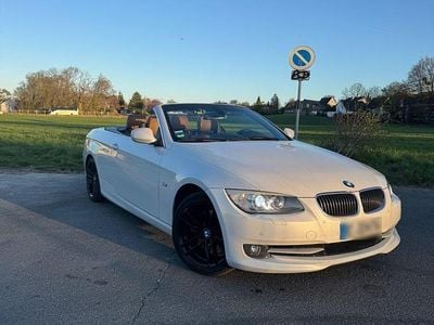 Gebraucht BMW 330 Cabriolet 245 PS (180 kW) 2012 Weiß Cabrio