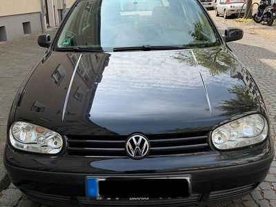 Usata VW Golf IV 105 CV (77 kW) 2000 Nero Utilitaria