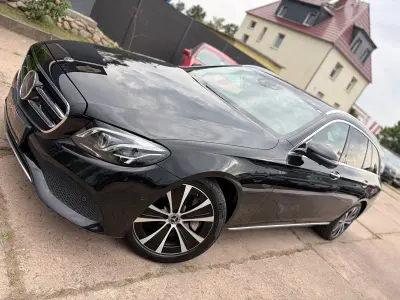 Gebraucht Mercedes E300 194 PS (142 kW) 2019 Schwarz Kombi