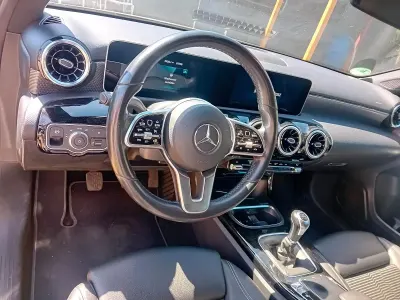 Gebraucht Mercedes A200 163 PS (119 kW) 2018 Grau Kleinwagen