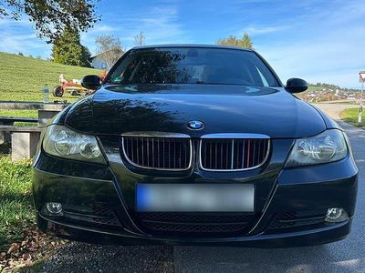 Gebraucht BMW 320 150 PS (110 kW) 2007 Schwarz Limousine