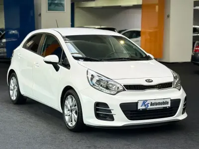 Gebraucht Kia Rio 109 PS (80 kW) 2016 Weiß Kleinwagen