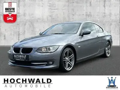 Gebraucht BMW 318 Sport Line 143 PS (105 kW) 2013 Grau Coupé