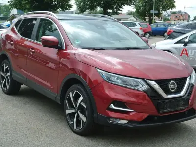 Gebraucht Nissan Qashqai Akari 140 PS (102 kW) 2021 Rot SUV