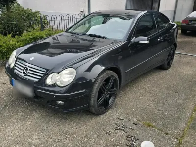 Gebraucht Mercedes C220 150 PS (110 kW) 2007 Schwarz Coupé