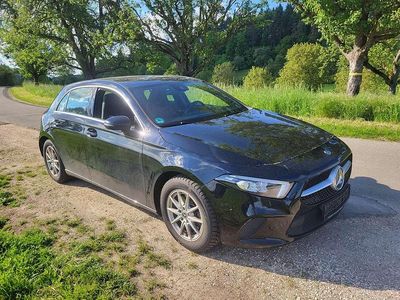 Gebraucht Mercedes A200 163 PS (119 kW) 2018 Nachtschwarz  unilack Kleinwagen