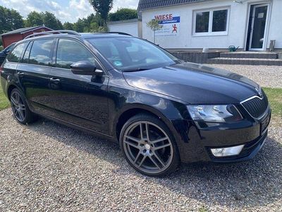 Gebraucht Skoda Octavia Ambition 116 PS (85 kW) 2015 Schwarzmagic perleffekt Kombi