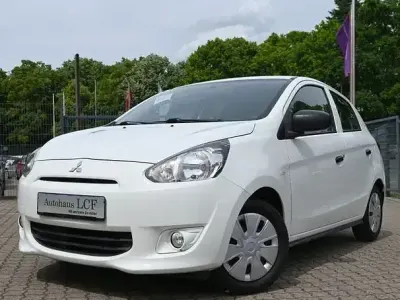 Gebraucht Mitsubishi Space Star 71 PS (52 kW) 2015 Weiß Limousine
