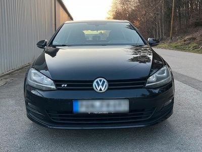 Gebraucht VW Golf VII R-line 122 PS (89 kW) 2014 Schwarz Kleinwagen