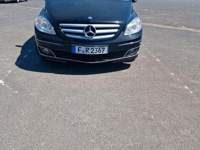 Mercedes B200