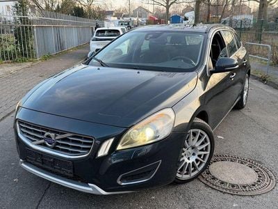 Usata Volvo V60 Momentum 215 CV (158 kW) 2012 Grigio Station wagon