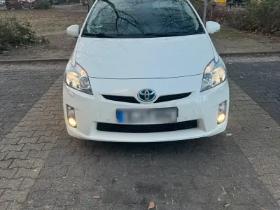 Gebraucht Toyota Prius 136 PS (100 kW) 2011 Weiß Limousine