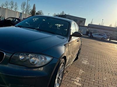Grau Gebraucht 2007 BMW 118 Kleinwagen | 4.700 € (Etwas zu teuer)