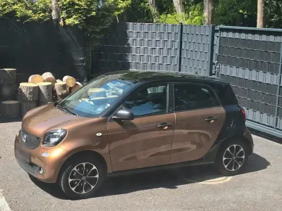 Usata Smart ForFour 75 CV (55 kW) 2015 Marrone Utilitaria