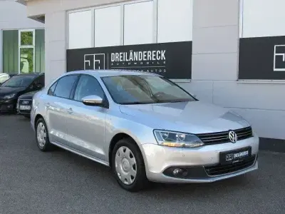 Gebraucht VW Jetta Life 122 PS (89 kW) 2014 Silber Limousine