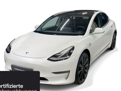Begagnad Tesla Model 3 Performance 377 kW (513 HK) 2020 Vit Sedan