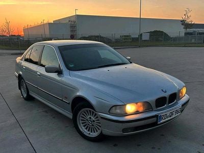 BMW 523