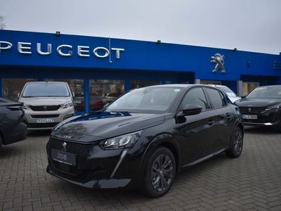 Gebraucht Peugeot e-208 Allure 100 kW (136 PS) 2023 Schwarz Kleinwagen