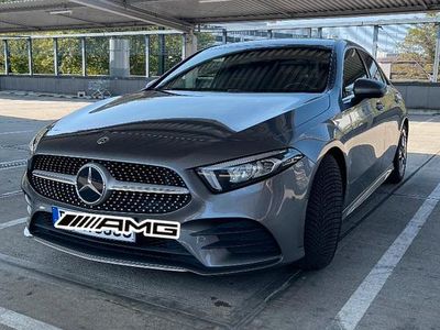 Grau Gebraucht 2019 Mercedes 200 Limousine | 25.900 €