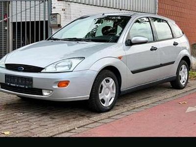 Gebraucht Ford Focus 101 PS (74 kW) 2001 Silber Van / Kleinbus