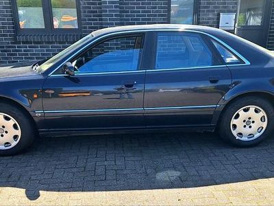 Second-hand Audi A8 Comfort 299 CP (219 kW) 1996 Albastru Berlinǎ
