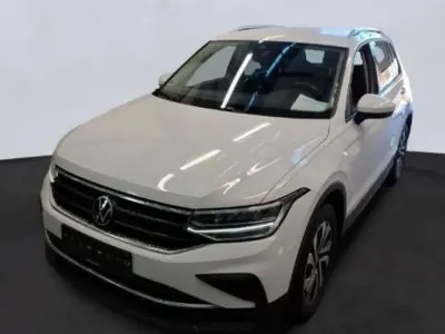 Gebraucht VW Tiguan Active 150 PS (110 kW) 2022 Pure white SUV