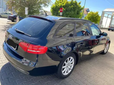 Gebraucht Audi A4 Attraction 136 PS (100 kW) 2014 Schwarz Kombi
