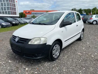 Gebraucht VW Fox Basis 54 PS (39 kW) 2009 Weiß Kleinwagen