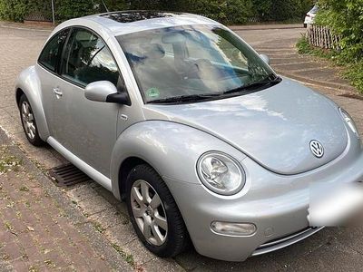 Usata VW New Beetle 102 CV (75 kW) 2002 Argento Utilitaria