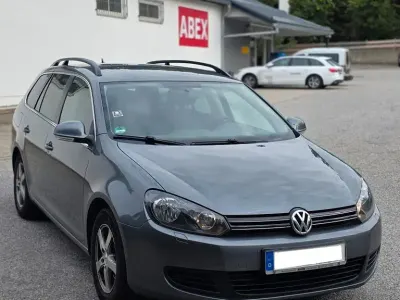 Gebraucht VW Golf VI Comfortline 105 PS (77 kW) 2011 Grau Kleinwagen