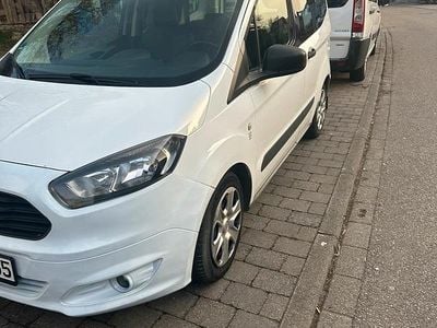 Gebraucht Ford Tourneo Courier 105 PS (77 kW) 2017 Weiß Van / Kleinbus