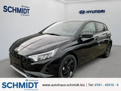Neu Hyundai i20 Blackline 90 PS (66 kW) 2026 Schwarz Kleinwagen