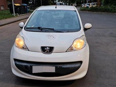 Gebraucht Peugeot 107 68 PS (50 kW) 2008 Weiß Kleinwagen