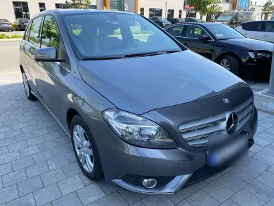 Gebraucht Mercedes B200 156 PS (114 kW) 2014 Grau Kleinwagen