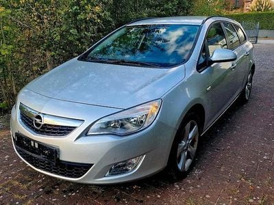 Gebraucht Opel Astra 100 PS (73 kW) 2011 Silber Kombi